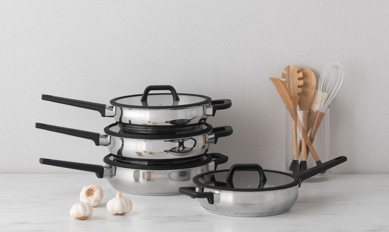 Stekepanne i rustfritt stål med lokk 26cm Maku Ease